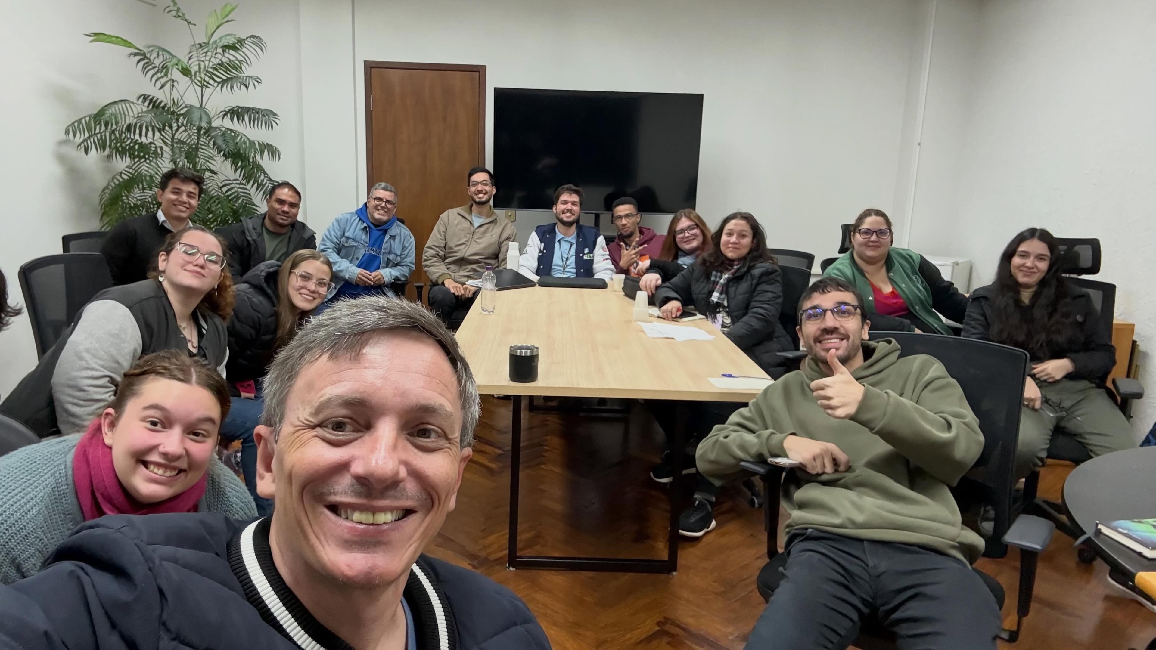 Reunião do DCE com estudantes e representantes